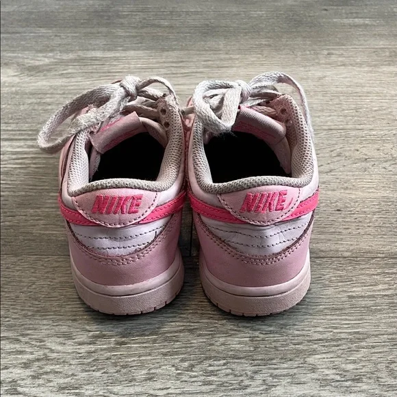 Pink Dunks - Picture 4 of 5